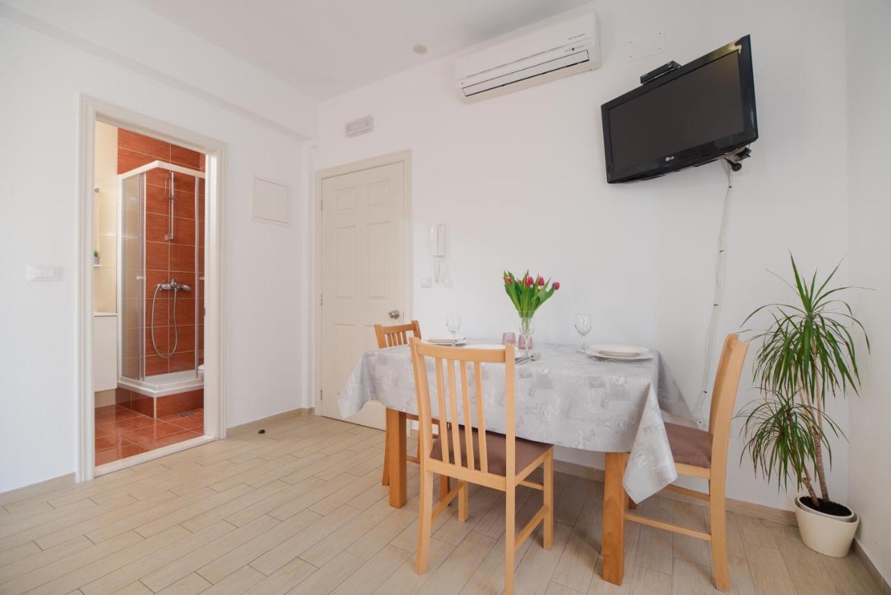 Villa Lelas Makarska Exterior photo