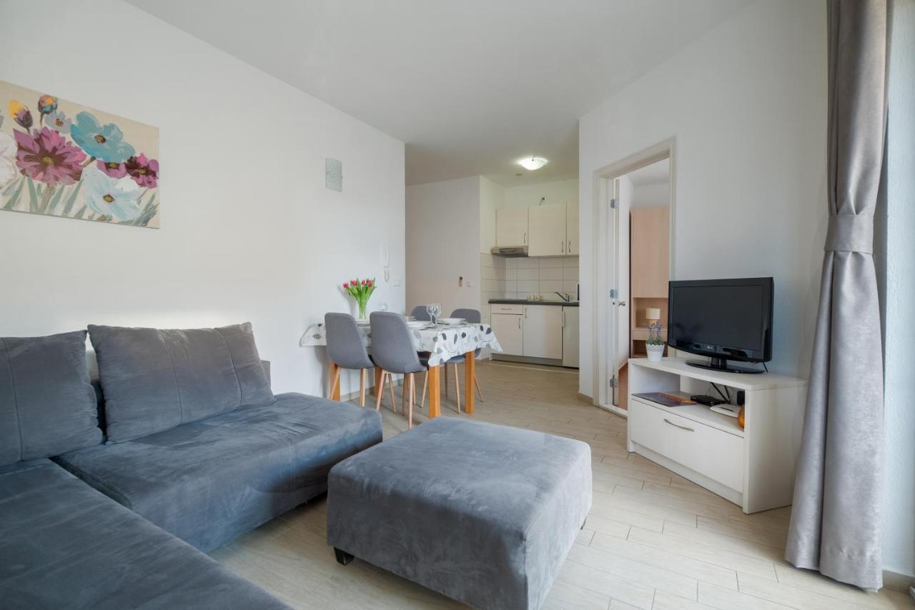 Villa Lelas Makarska Exterior photo