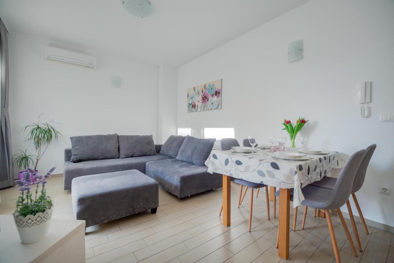 Villa Lelas Makarska Exterior photo
